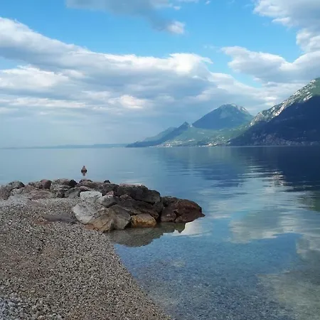 Casa Nina, Lago,montagne, Uliveti Ferienhaus