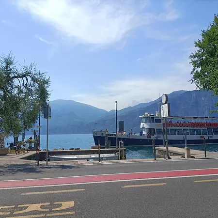Casa Nina, Lago,montagne, Uliveti Ferienhaus Brenzone sul Garda