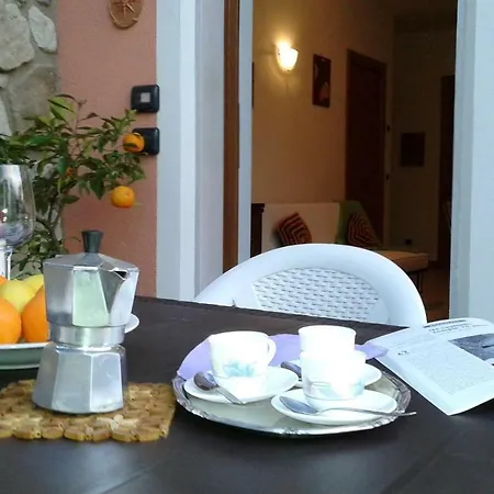 Casa Nina, Lago,montagne, Uliveti Ferienhaus Brenzone sul Garda