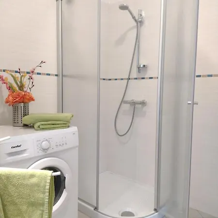 Casa Nina, Lago,montagne, Uliveti Hébergement de vacances *