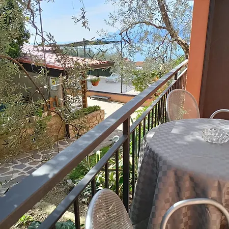 Casa Nina, Lago,montagne, Uliveti