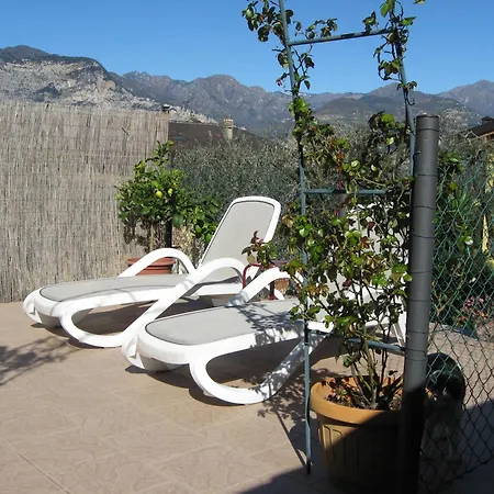 Hébergement de vacances Casa Nina, Lago,montagne, Uliveti