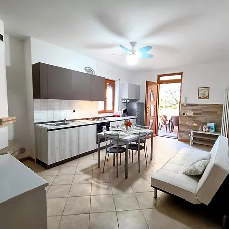 Hébergement de vacances Casa Nina, Lago,montagne, Uliveti *