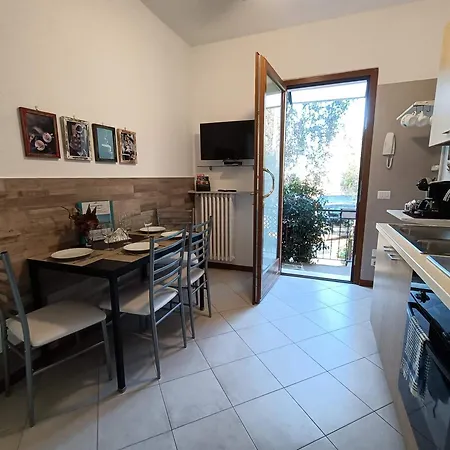 Casa Nina, Lago,montagne, Uliveti Holiday home