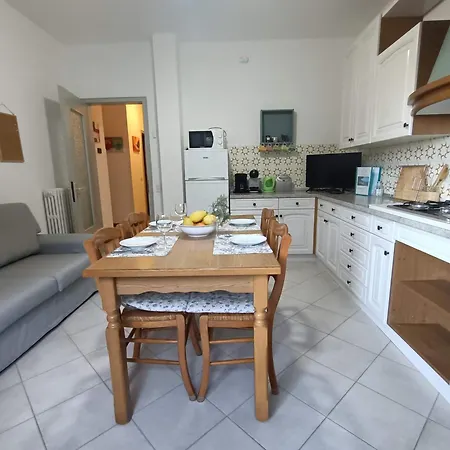 Holiday home Casa Nina, Lago,montagne, Uliveti