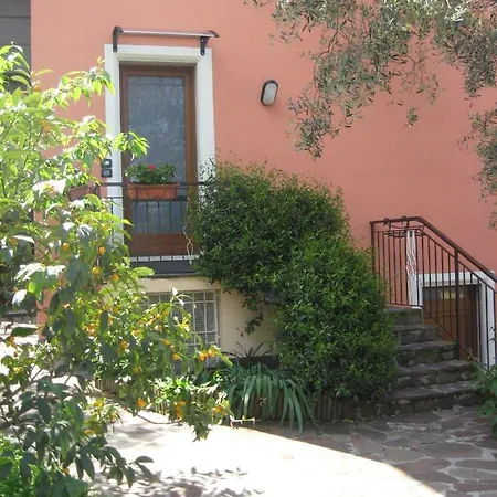 Hébergement de vacances Casa Nina, Lago,montagne, Uliveti